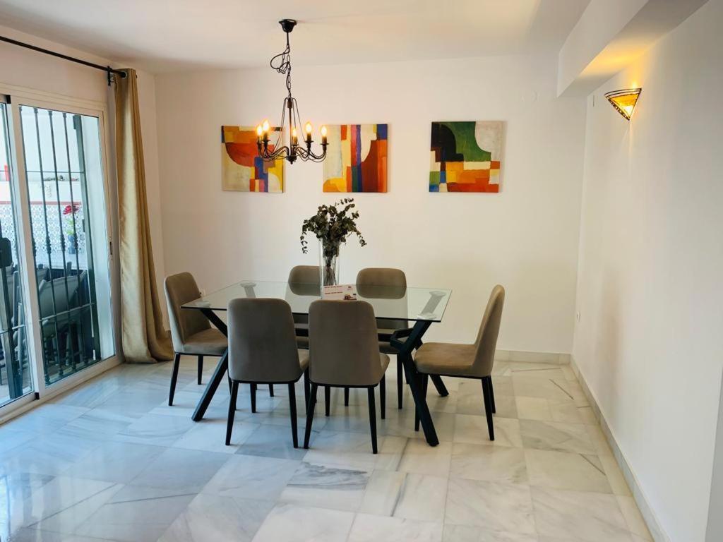 Apartamentos Naranjos Del Sol มาร์เบยา ภายนอก รูปภาพ