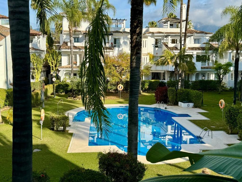 Apartamentos Naranjos Del Sol มาร์เบยา ภายนอก รูปภาพ
